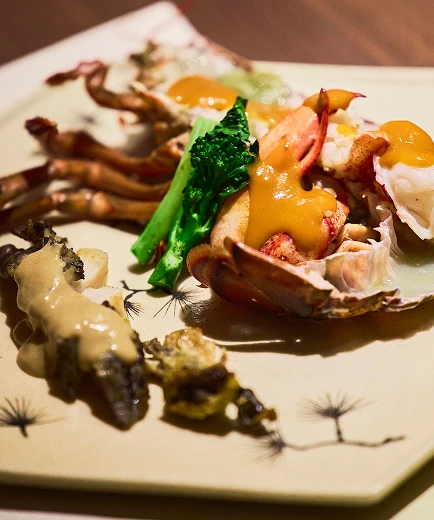 伊勢海老を使った濃厚ソース仕立ての一皿